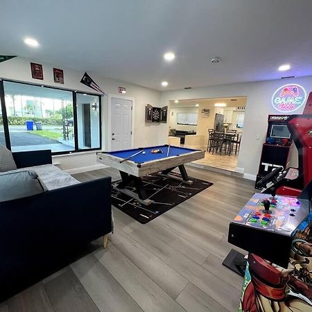 Modern Tropical Oasis With Arcade, Hottub & Minigolf Villa Hollywood Eksteriør billede