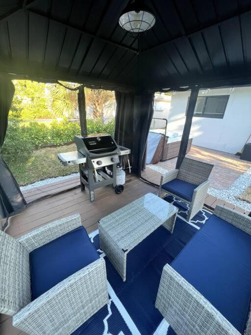 Modern Tropical Oasis With Arcade, Hottub & Minigolf Villa Hollywood Eksteriør billede