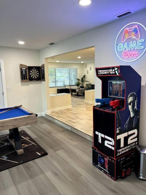 Modern Tropical Oasis With Arcade, Hottub & Minigolf Villa Hollywood Eksteriør billede